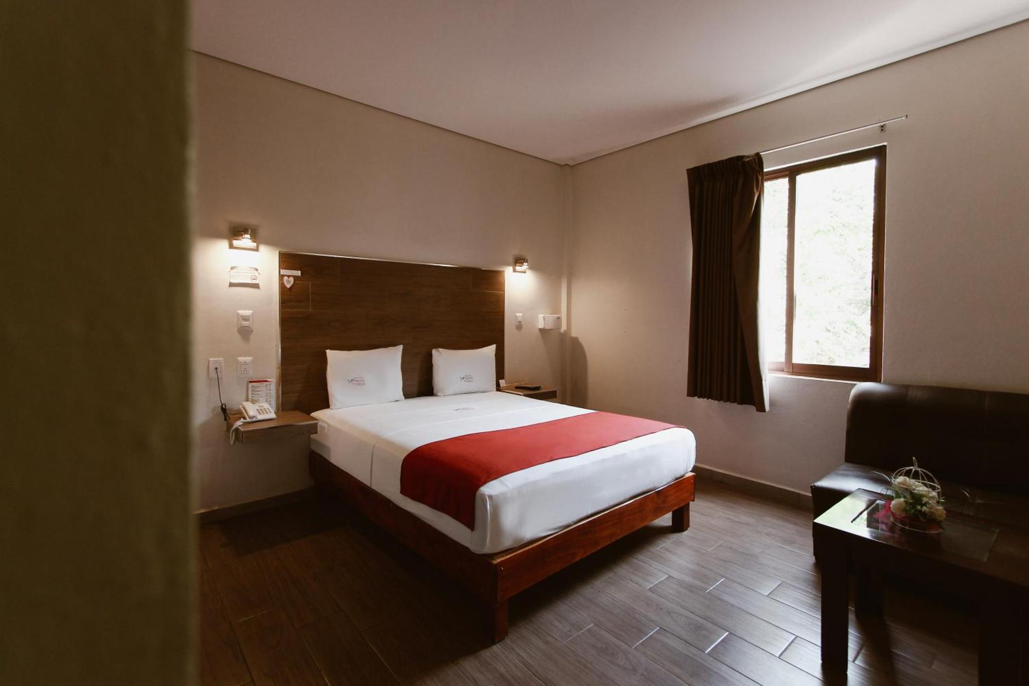 Hotel Guiva Aeropuerto Oaxaca ภายนอก รูปภาพ
