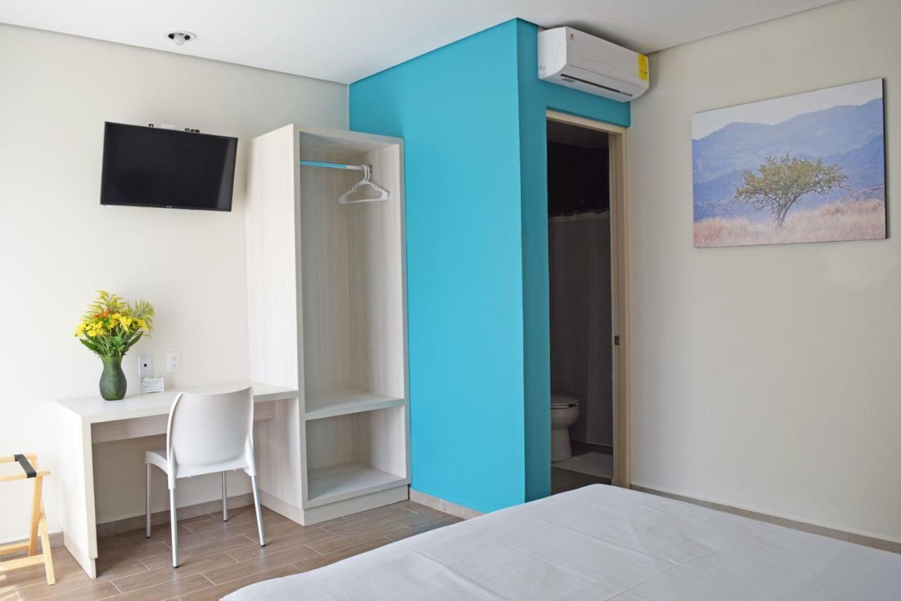 Hotel Guiva Aeropuerto Oaxaca ภายนอก รูปภาพ